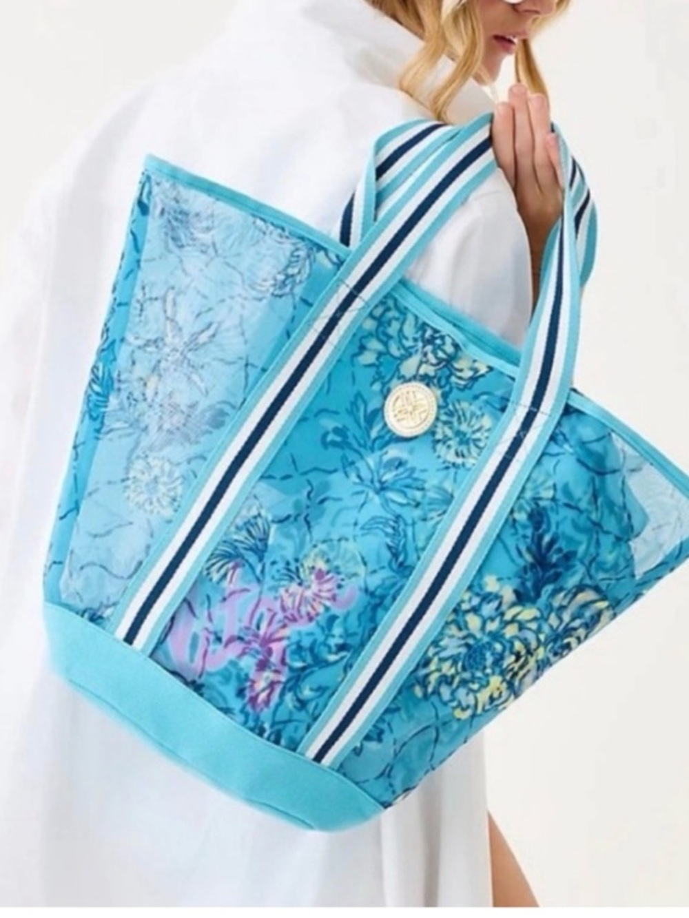 NWOT Lilly Pulitzer Mesh Tote and Beach Towel in Blue Bellevue Breakers Beach